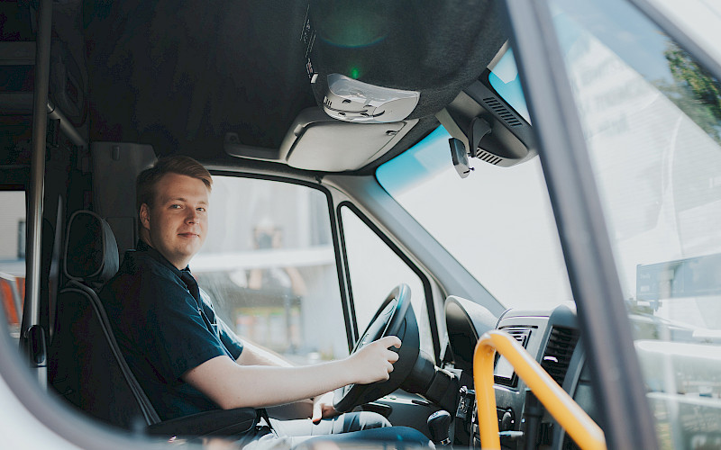 Logistiikkapalvelut järjestää erilaisia kuljetuksia lukuvuoden päätösviikolla