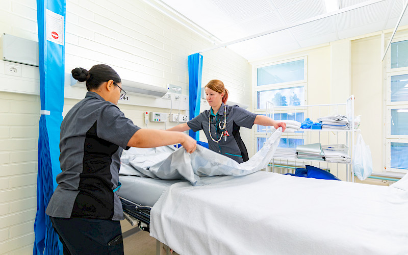 Yhdessä tekeminen rakentaa hyvinvointia Polkan puhtauspalveluissa